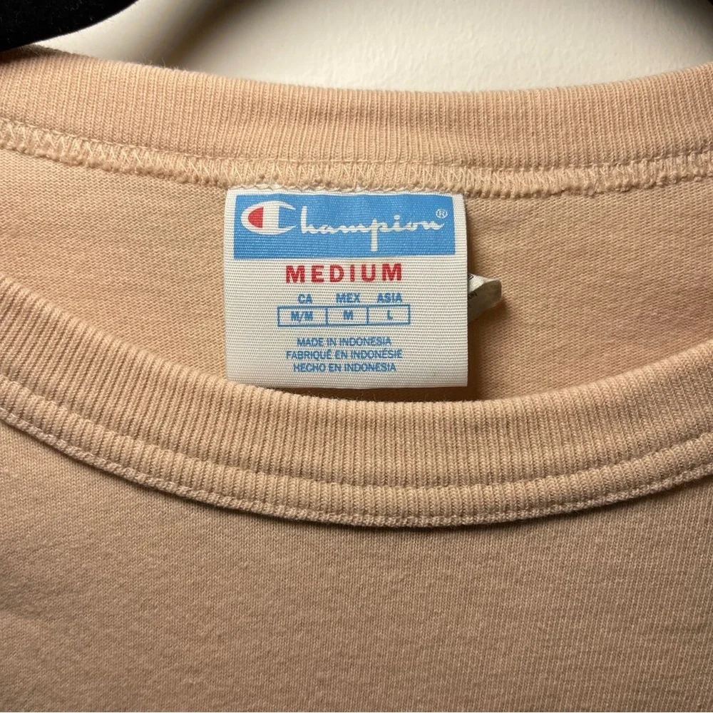 Champion Women's light pink logo casual crop top vrew neck sweatshirt in size M - Picture 3 of 7